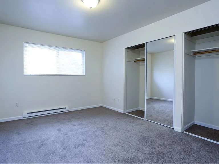 The Commodore Apartments — Photo 12
