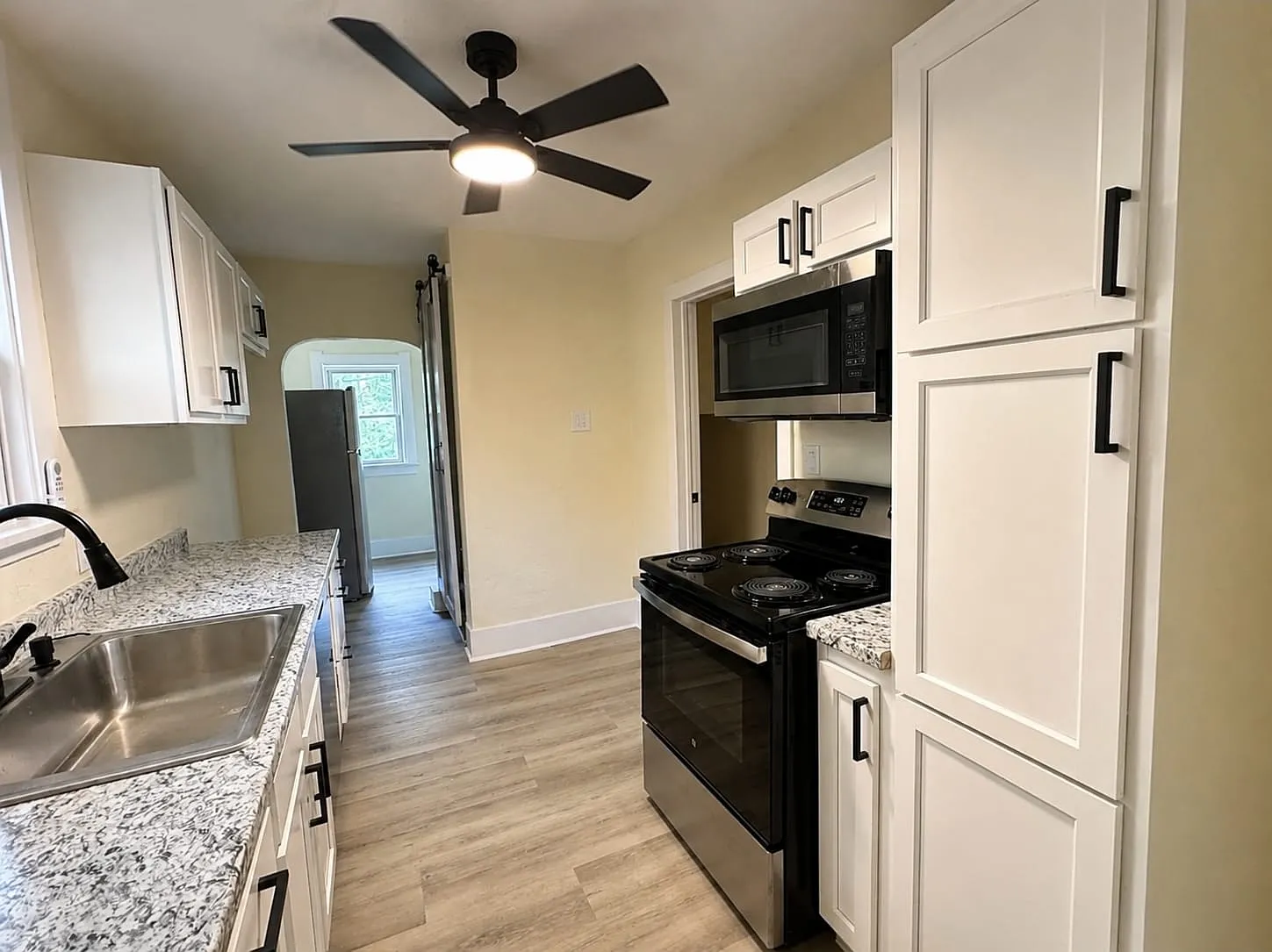 3 bed, 1586 sqft, $1,585 — Photo 1