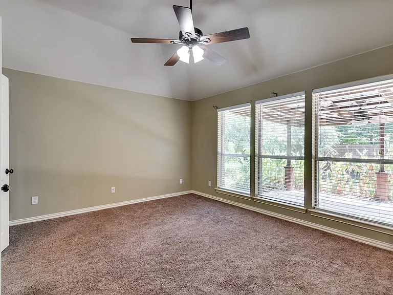 1001 Porter Pl — Photo 17