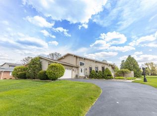1539 Clover Ln, Schererville, IN 46375