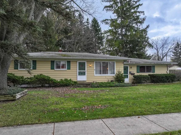 301 Airport Dr, Holly, MI 48442