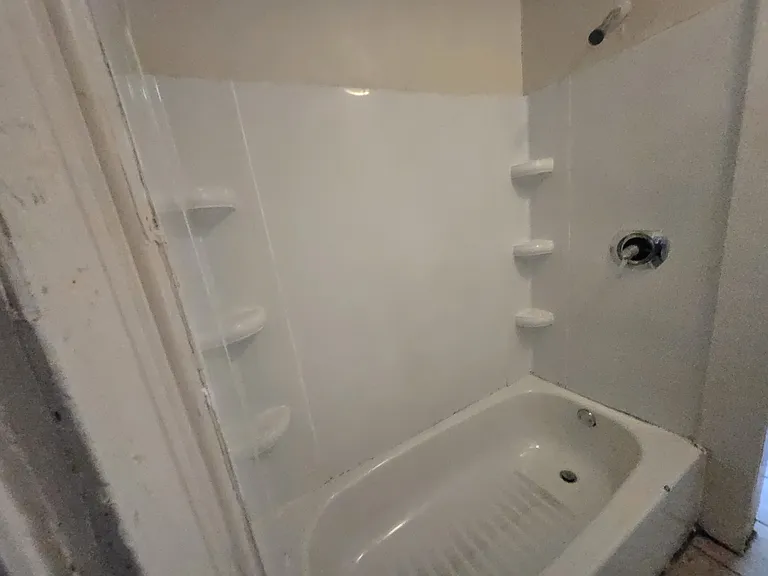 407 N Webster Ave — Photo 7