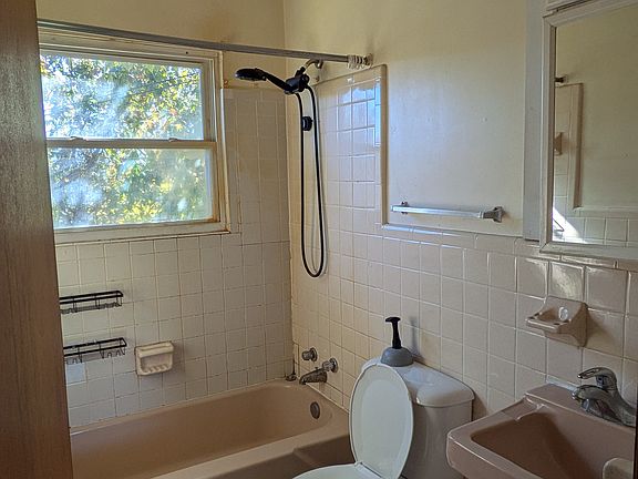 5th image of 132 Monticello Rd #5