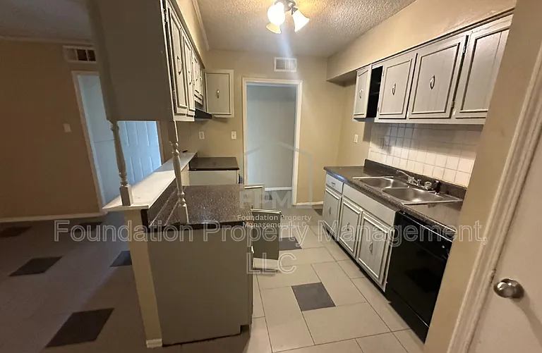 3373 Dawnridge Dr — Photo 4