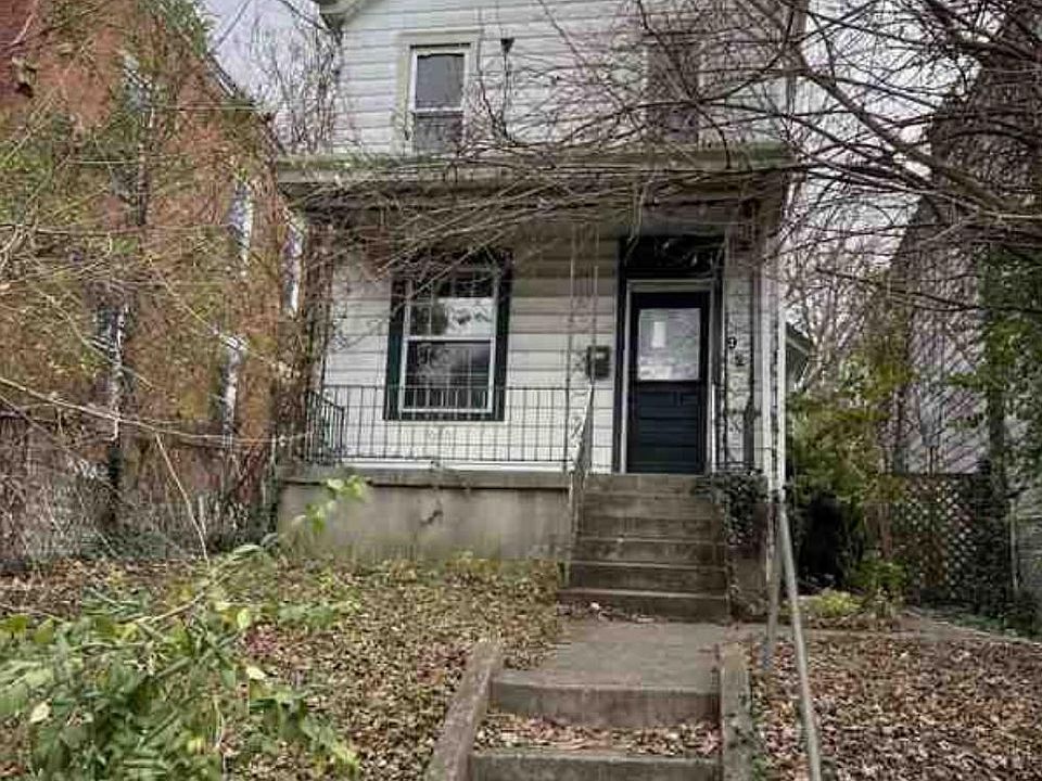 1st image of 924 Fairbanks Ave