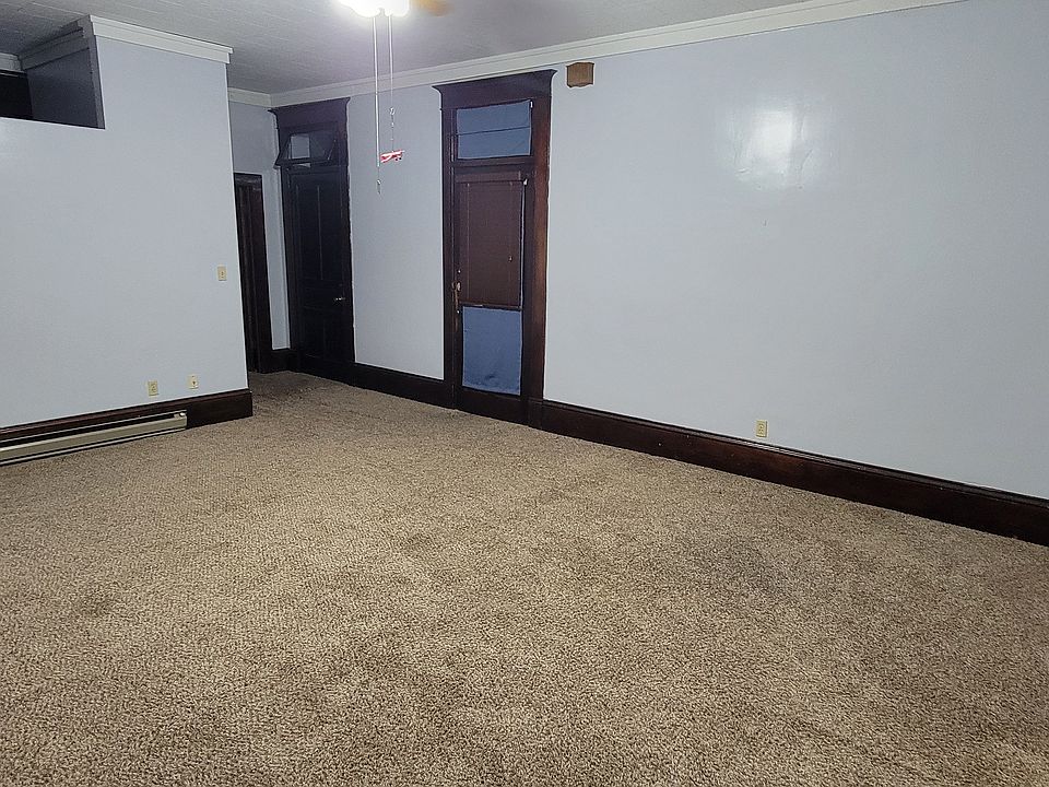 1st image of 18 E Main St APT 1