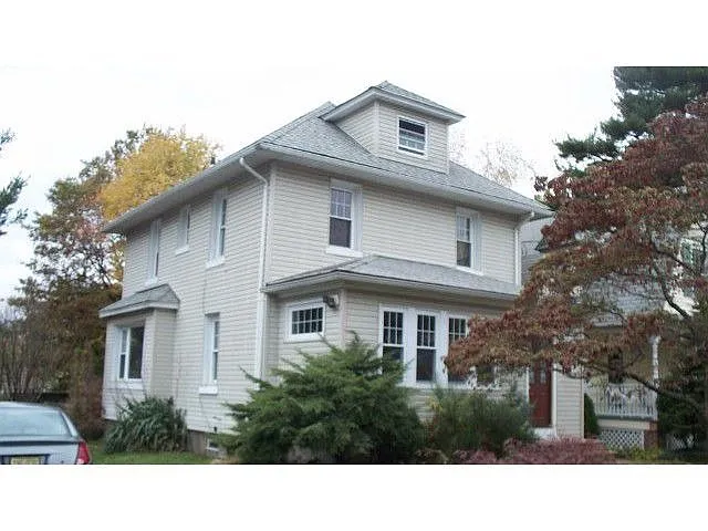 362 Broad St photo 1