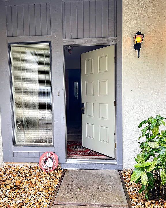 1st image of 1000 Bay Dr APT 523