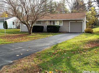 10 Kenmont Dr, Camillus, NY 13031