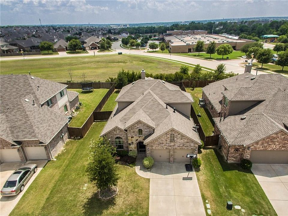 1st image of 5325 Grovewood Dr