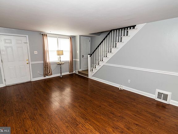 2nd image of 2419 Bond Ave