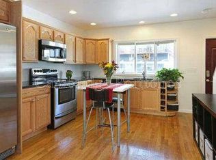 38 Cook St #38, Newton, MA 02458