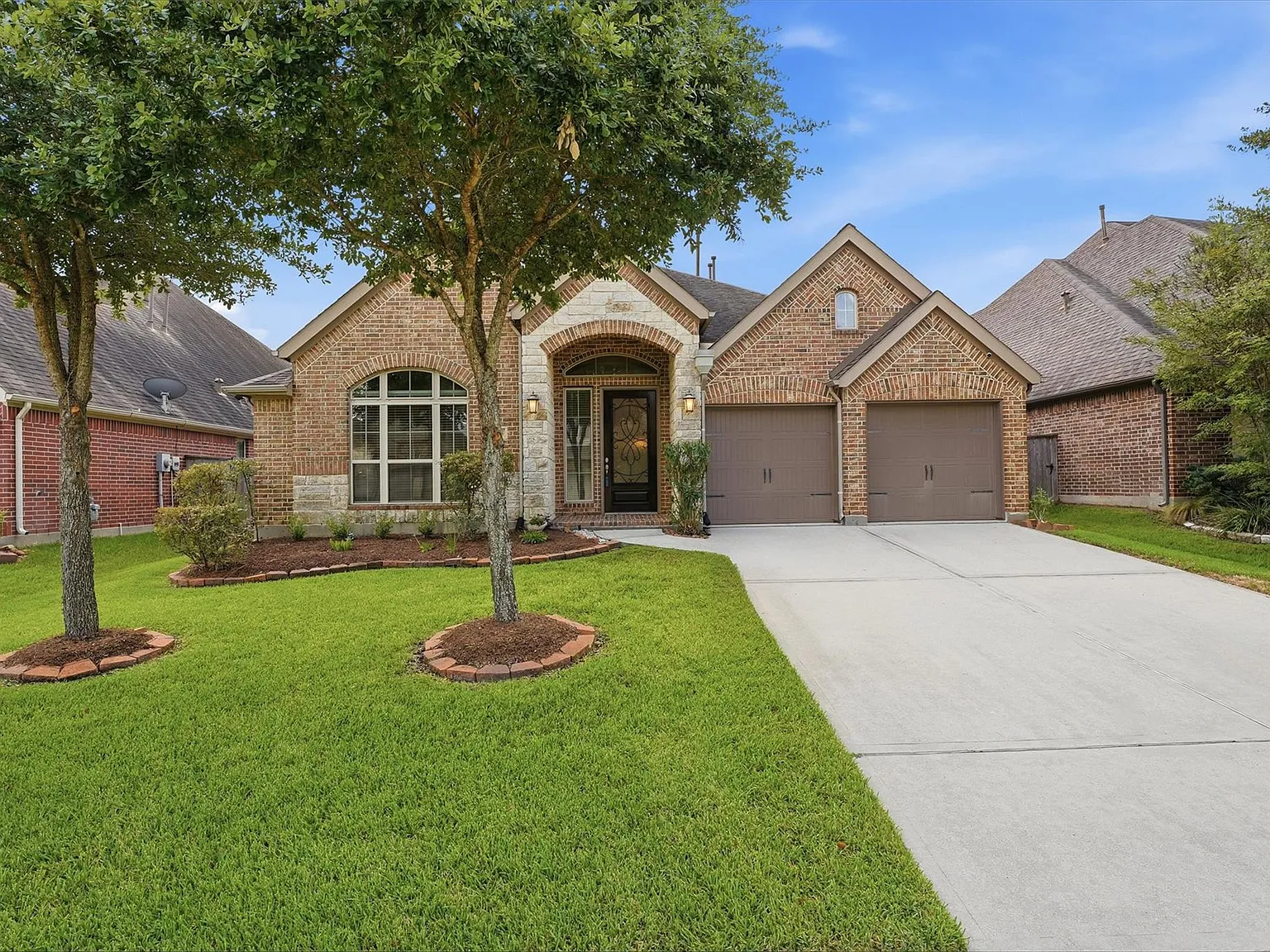 4 bed, 3.0 bath, 2866 sqft, $3,250 — Photo 1
