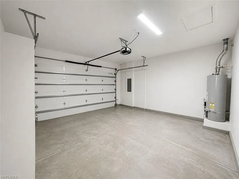 20202 Ainsley St — Photo 24