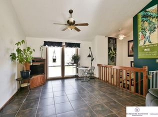 5515 N 127th St, Omaha, NE 68164