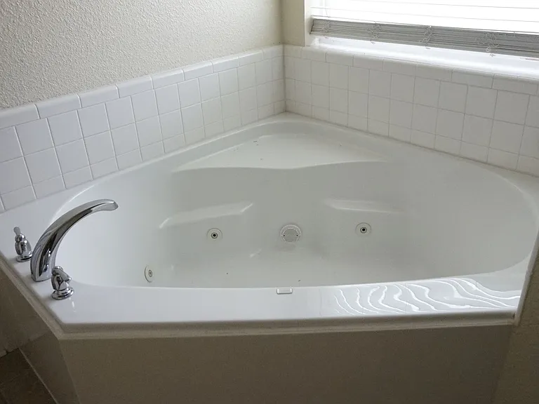 5404 Hunters Ridge Trl — Photo 14