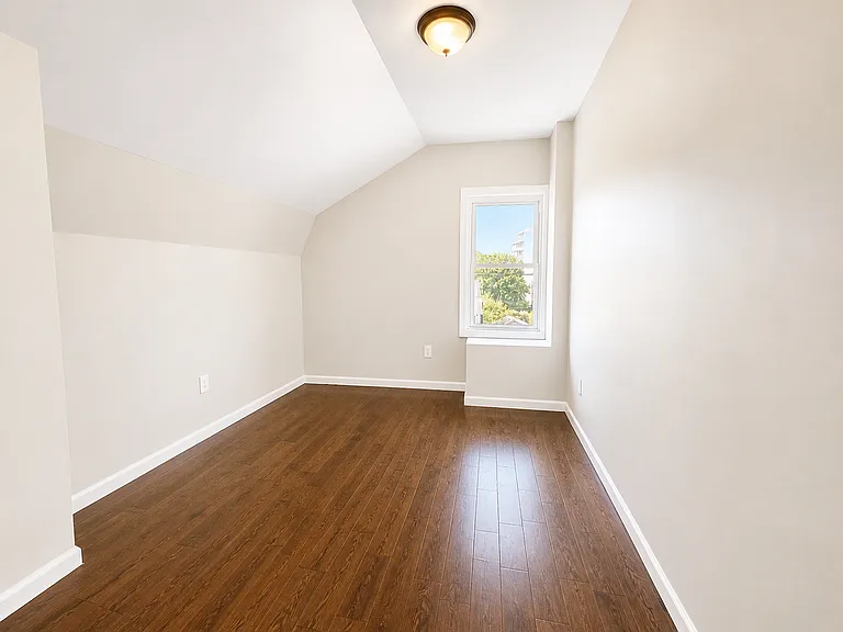 163-165 Lehigh Ave #3 — Photo 11