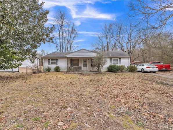 442 E Sheraton Park Rd, Pleasant Garden, NC 27313