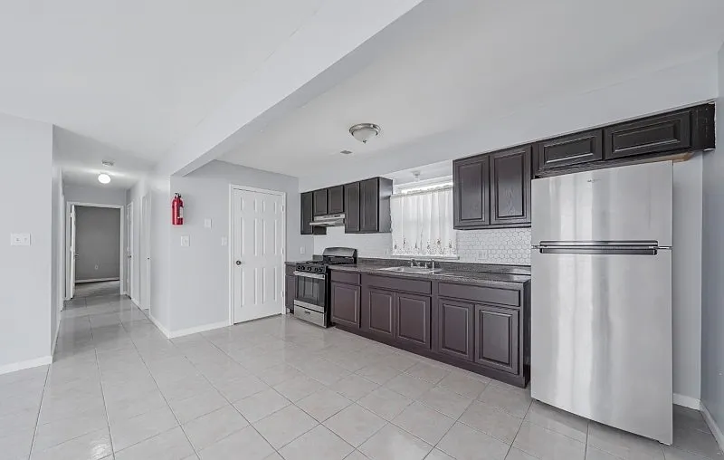 3 bed, $2,250 — Photo 4