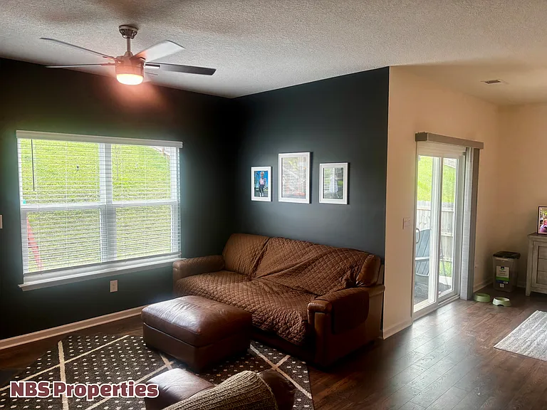 12308 Manhattan Ln — Photo 10