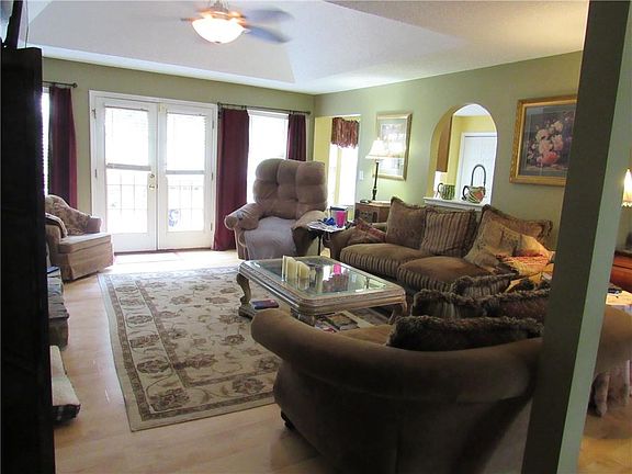 5th image of 5610 Twin Oak Dr