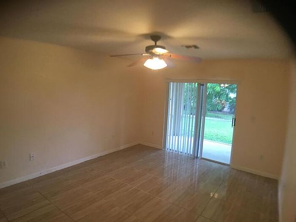 5th image of 4029 SW 6th Ave