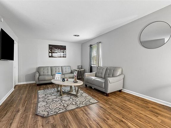 4th image of 5700 Albany Ct