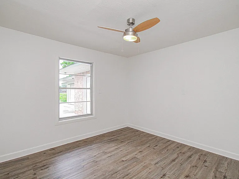 709 S McCarty Ave — Photo 31
