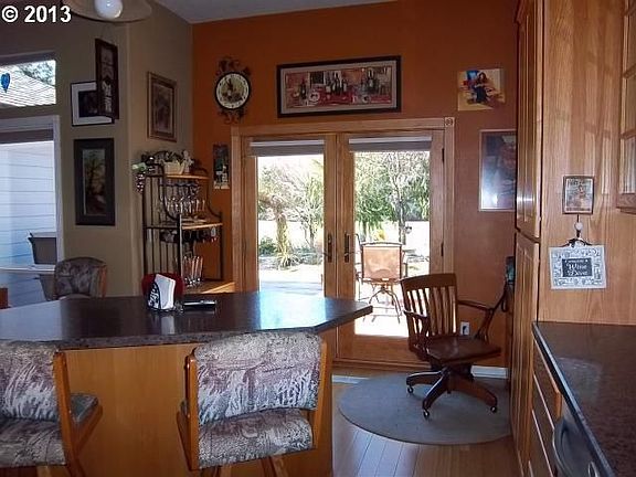 Island moves, Bamboo floors