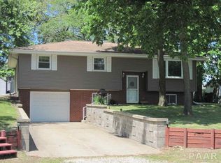 307 N Washington St, Manito, IL 61546
