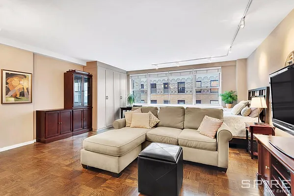 Sold by Spire Group | media 7