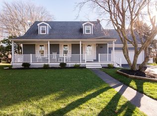 515 Hyacinth St, Fall River, MA 02720