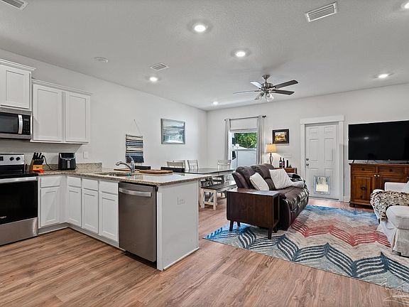 5th image of 1587 Iroquois Ct
