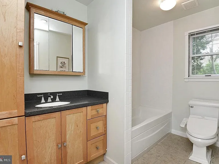 106 Washington Rd — Photo 19