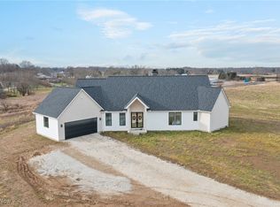 10311 Hunting Hills Ave NE, Hartville, OH
