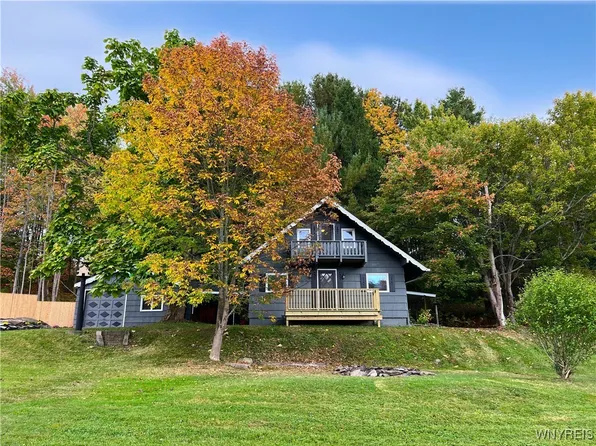 212 Sinn Rd, Cowlesville, NY 14037