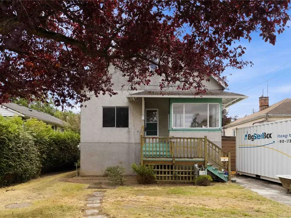 1219 Juno St, Esquimalt, BC V9A 5J9