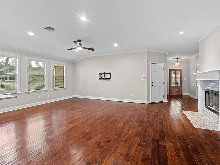 309 Creek Ridge Ln — Photo 6