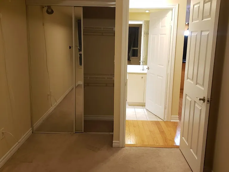 270 Wellington St W #502 — Photo 18
