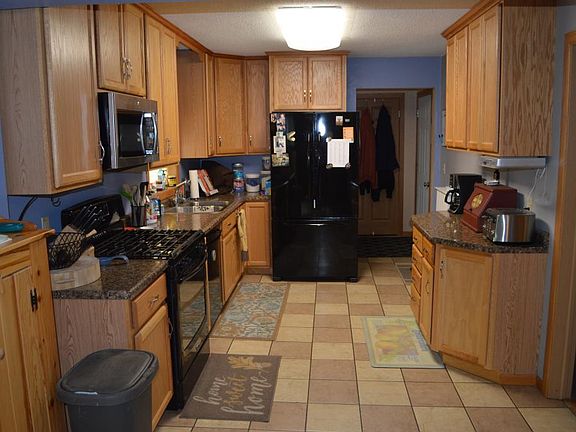 3rd image of 110 Oakview Dr NW