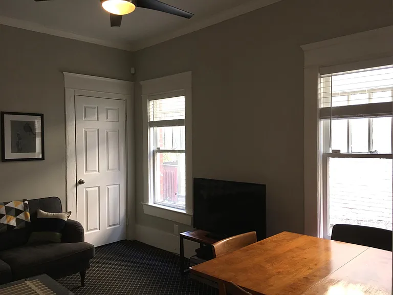 332 4th St NE #3 — Photo 4