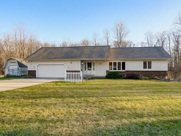 3125 N Loop Ct, Middleville, MI 49333