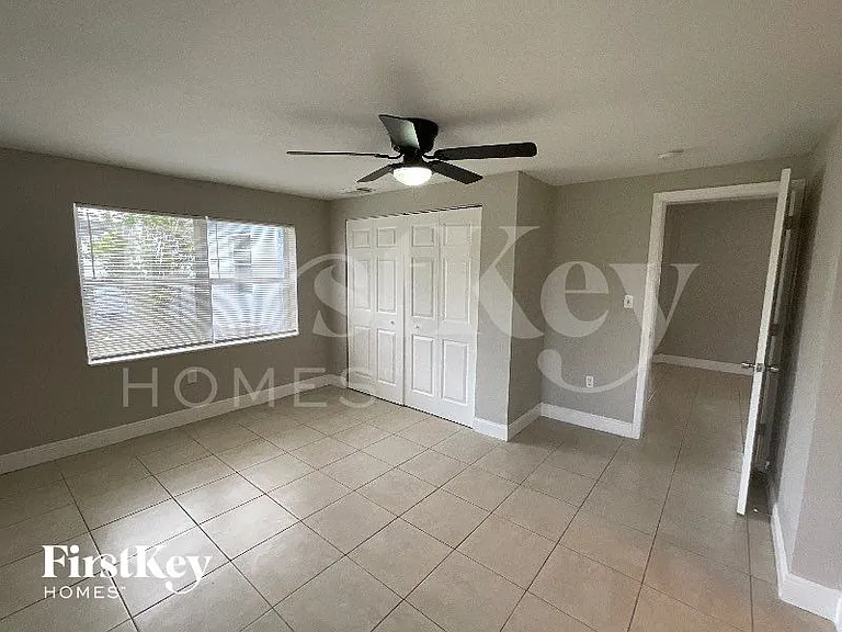 2435 Liberty St — Photo 12