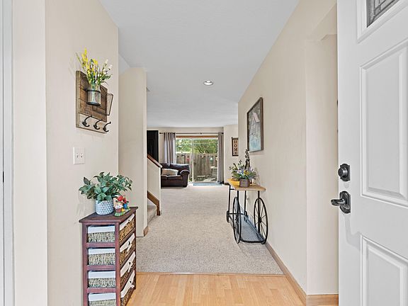 4th image of 326 Peachtree Ct