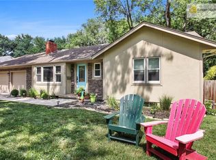 7715 Chadwick St, Prairie Village, KS 66208