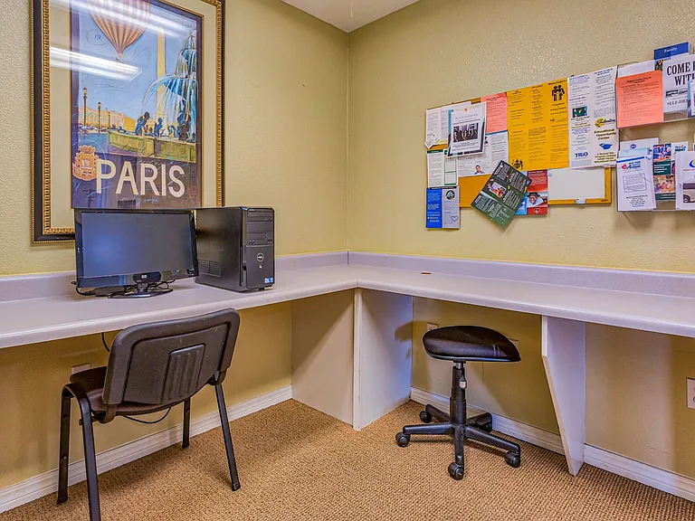 Parkridge Apartments — Photo 25