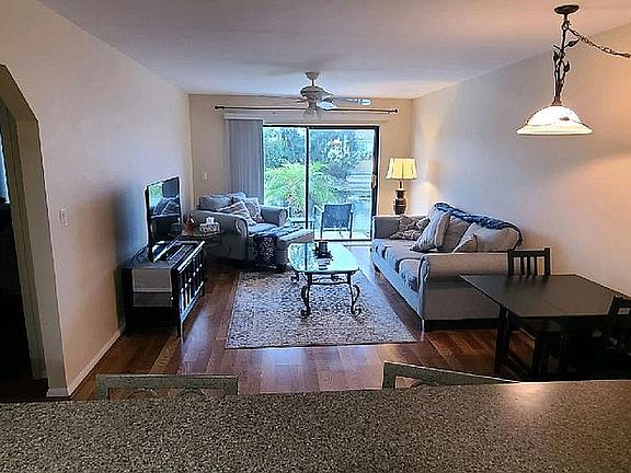 3rd image of 603 SE 15th St APT 102