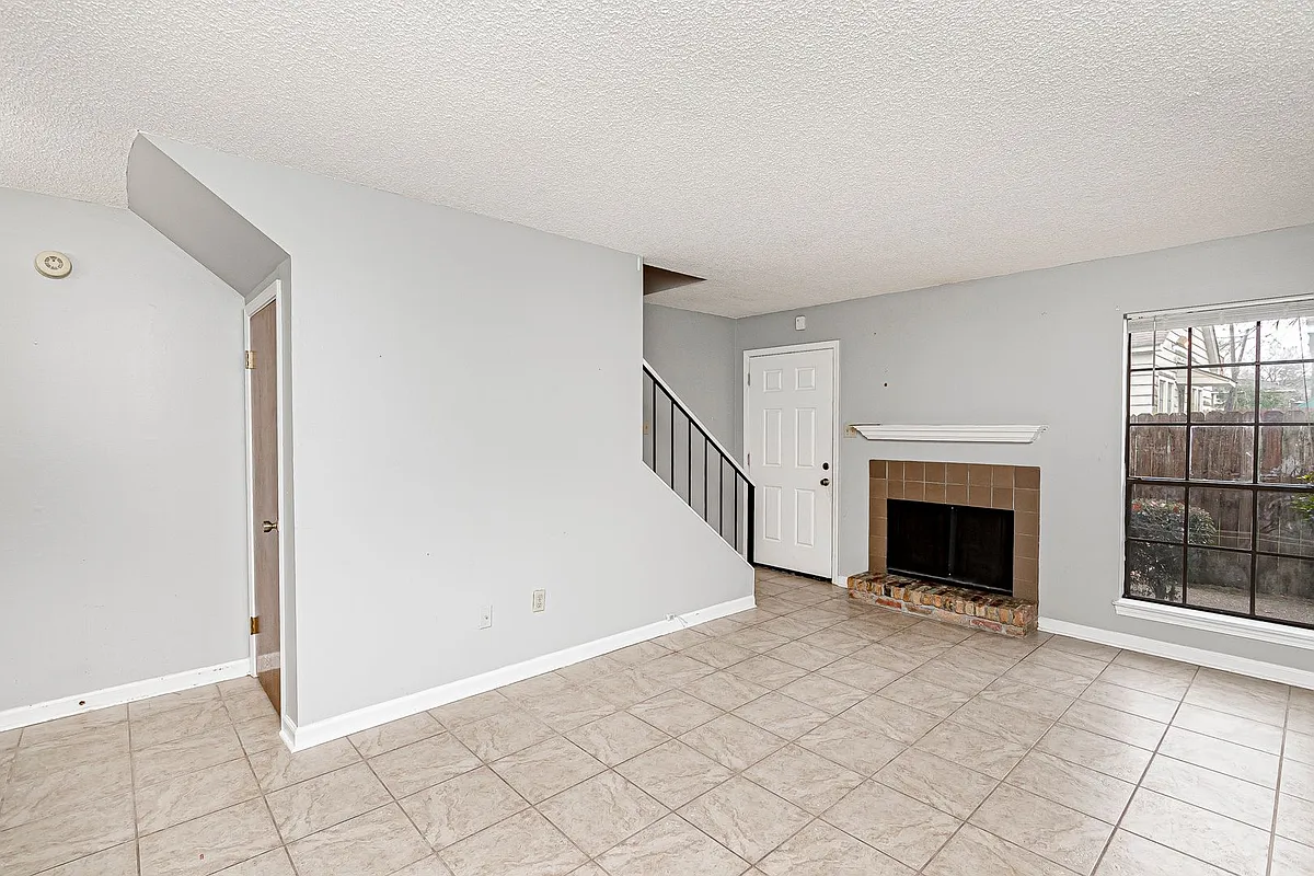 Building Photo - 3711 Cole Dr #3