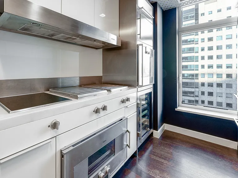 400 E 67th St #10E — Photo 11