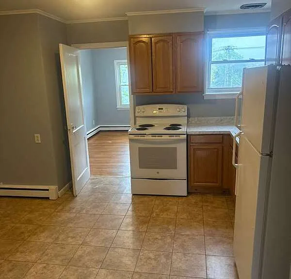 13 Western Ave #3 — Photo 1